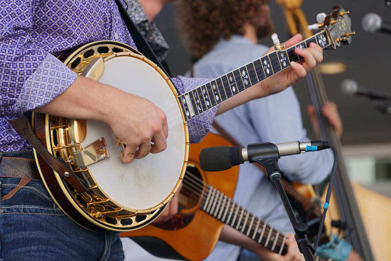 live bluegrass music
